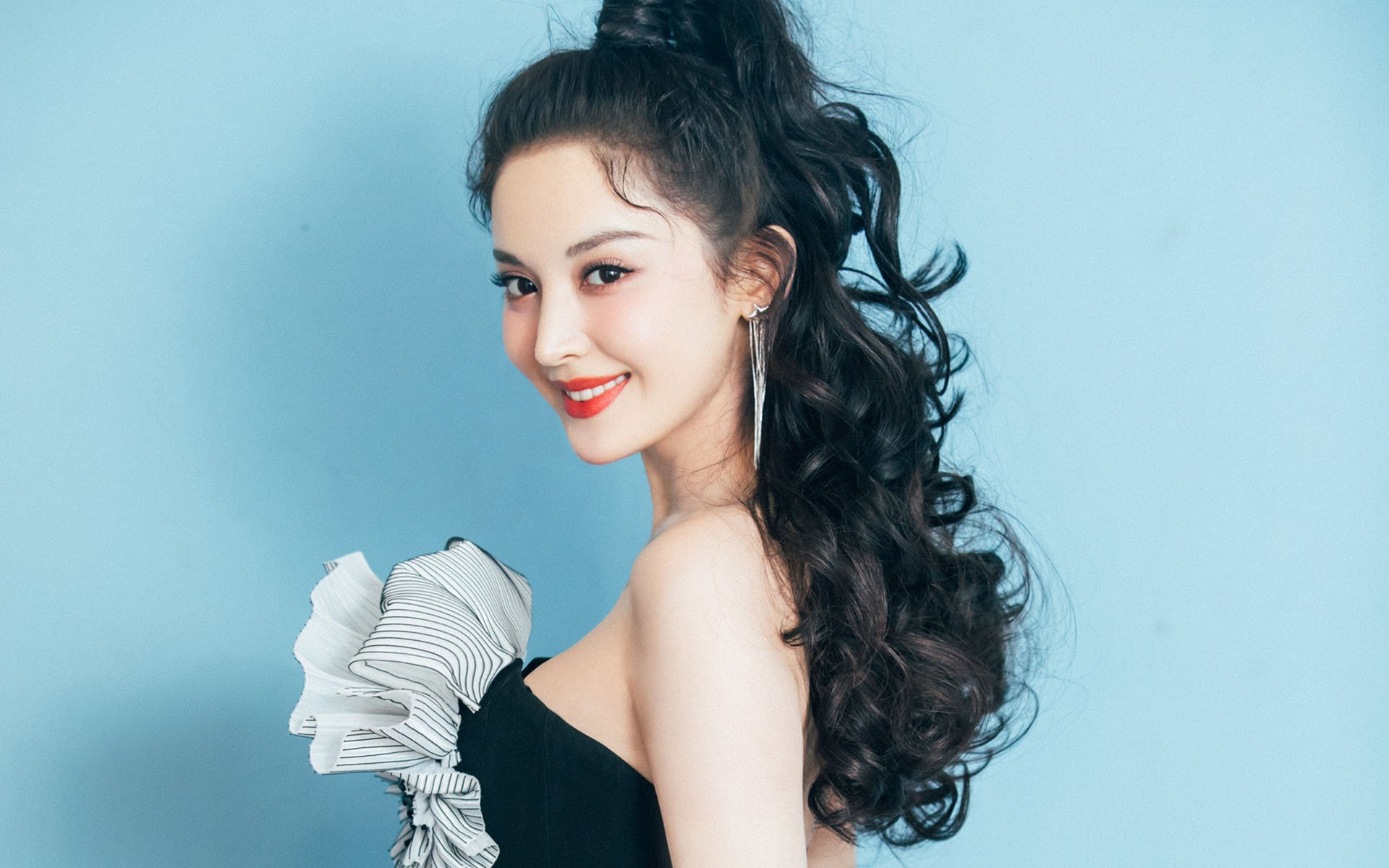 足球媒体融合发展成果亮相行业大会,十大足球媒体