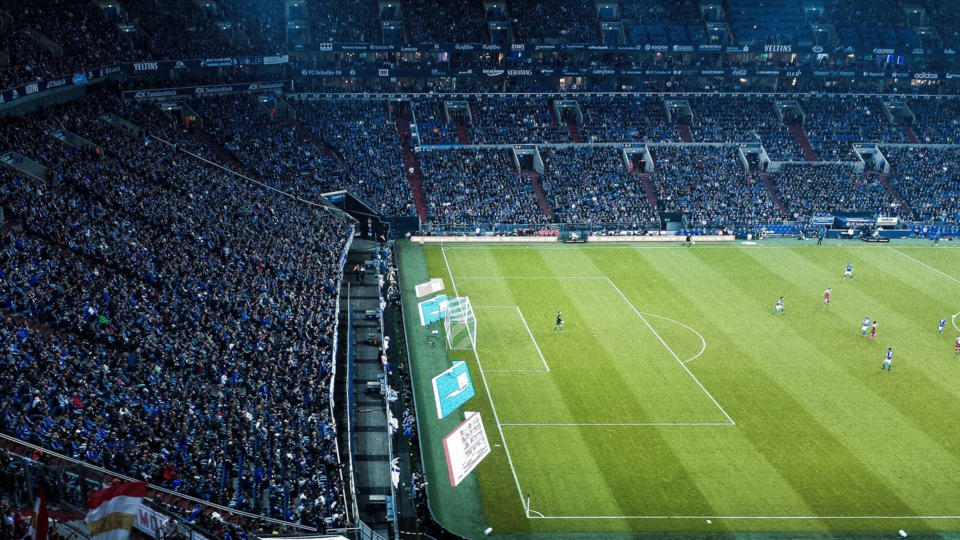 西甲裁判吹罚尺度变化对比赛节奏的影响分析，裁判吹比赛叫什么